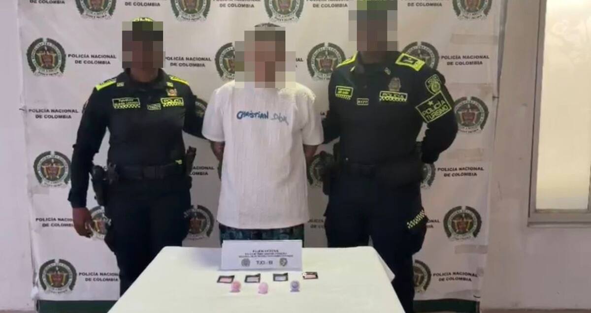 Uno de los tres detenidos por uniformados de la Policía de Cartagena. //Foto suministrada.