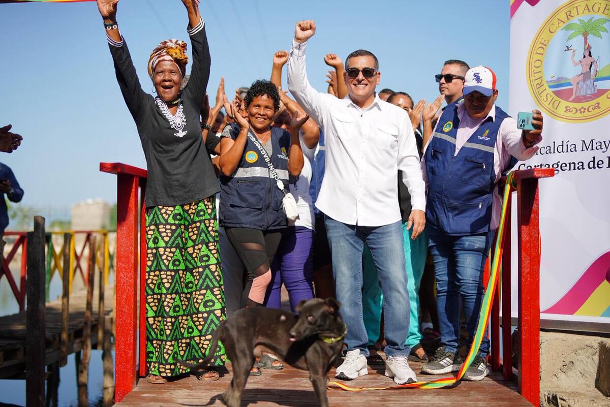 Dumek Cumple promesa de campaña: reconstrucción del puente peatonal del sector Villa Gloria, en La Boquilla. // cortesía - Alcaldía de Cartagena.