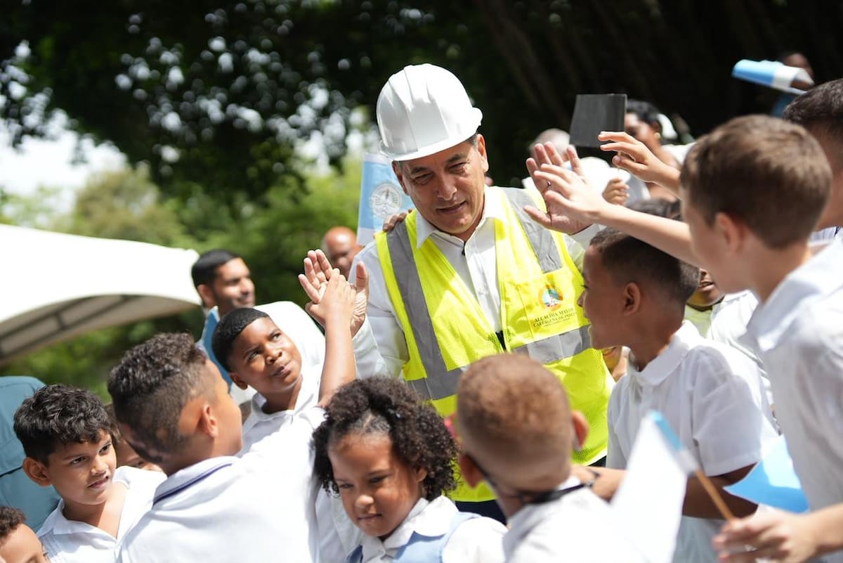Son más de 25 mil estudiantes que se beneficiarán por las obras en las 35 instituciones educativas. // Cortesía: Alcaldía de Cartagena.