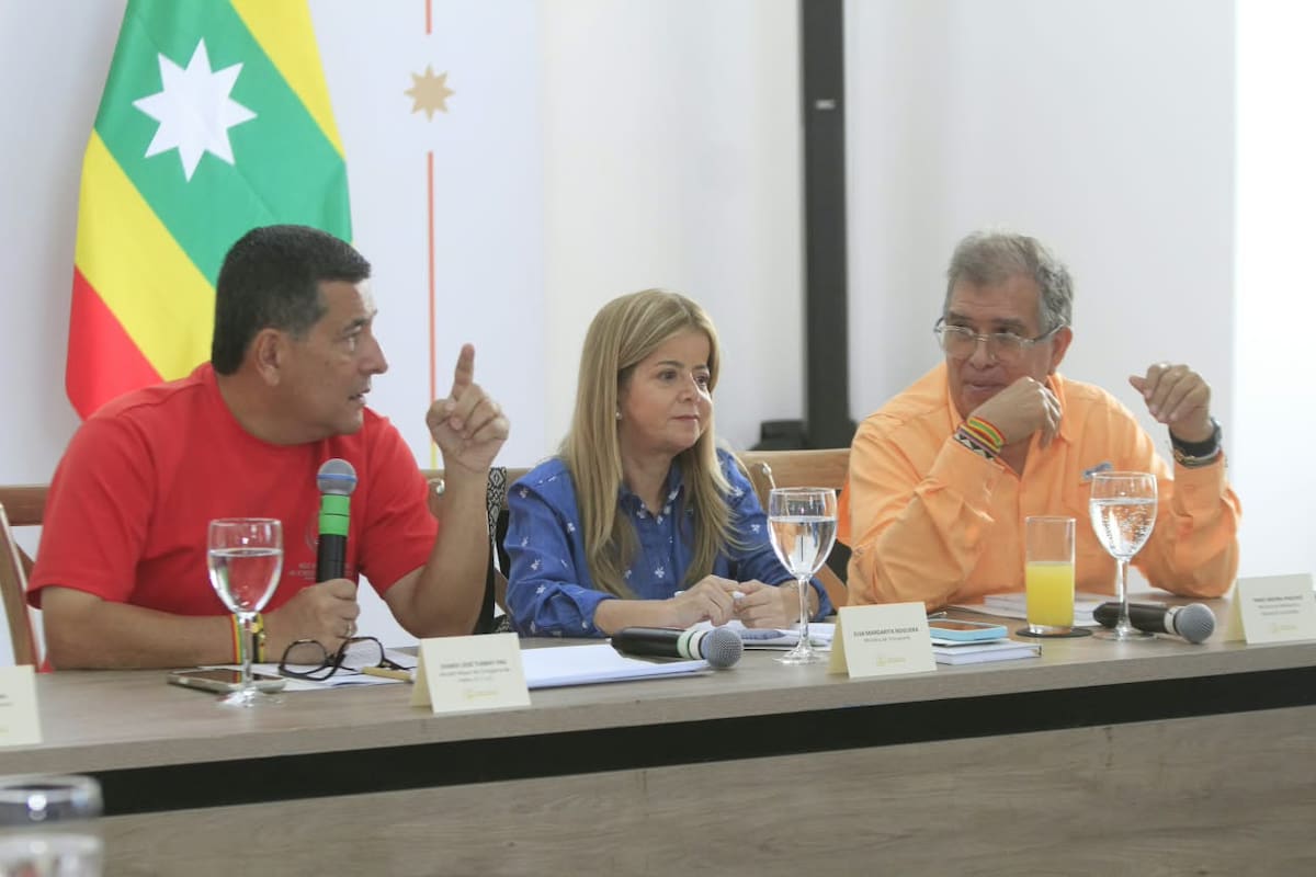 El alcalde de Cartagena, Dumek Turbay Paz, le planteó a la ministra de Transporte, Elsa Noguera; y al ministro de Ambiente, Fabio Arjona; una agenda de proyectos estratégicos en pro del desarrollo de Cartagena. // Foto: Julio Castaño.