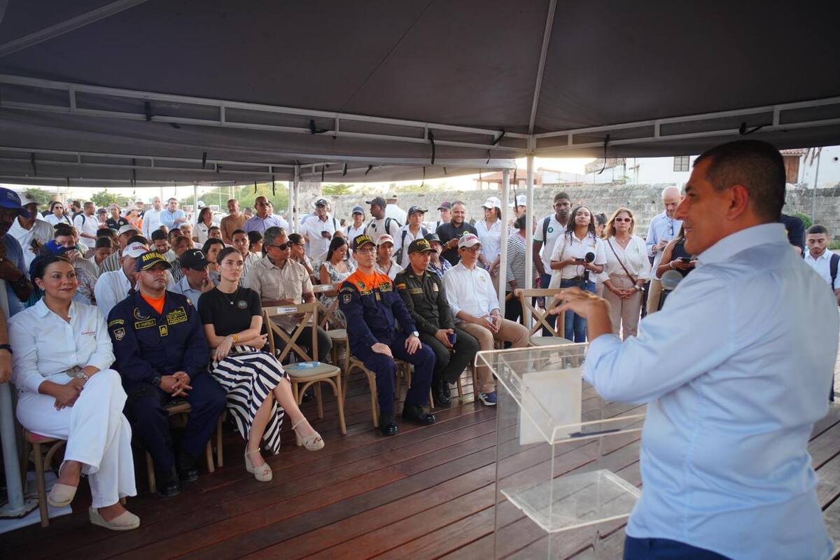 Dumek Turbay, alcalde de Cartagena, en la entrega del muelle de La Bodeguita. // Cortesía.