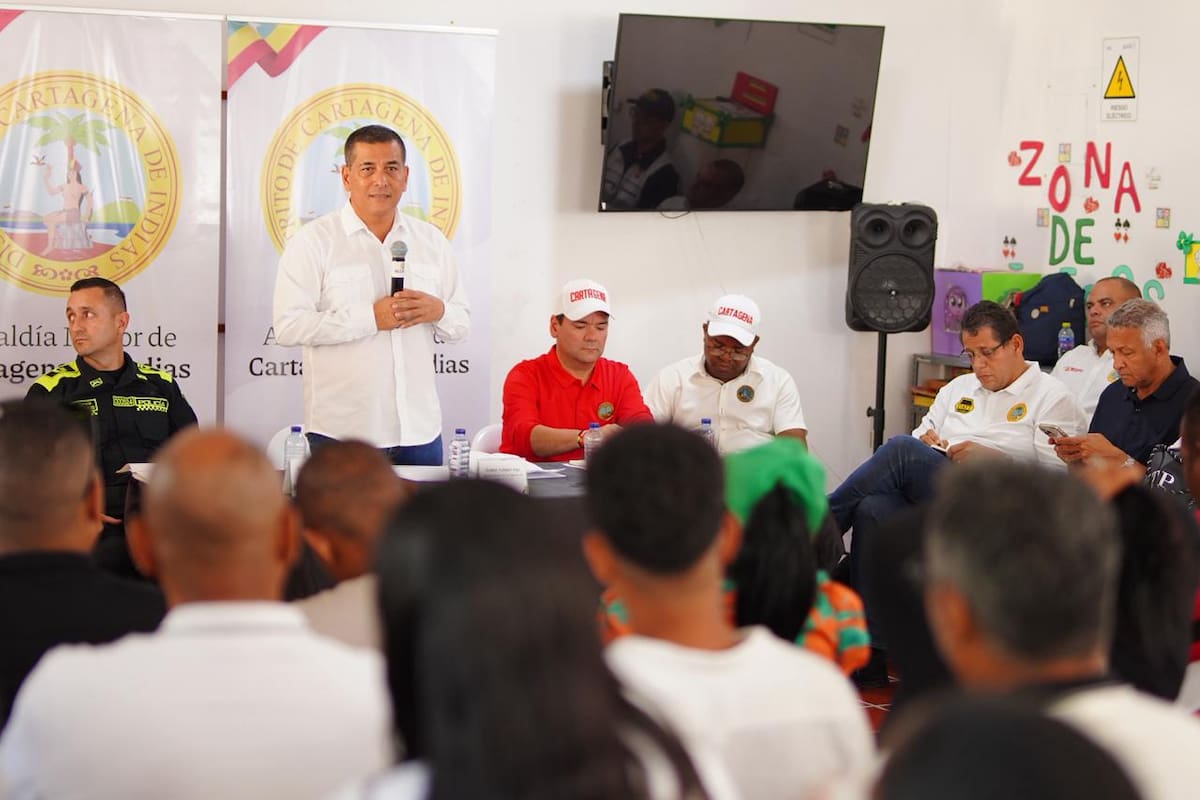 Dumek Turbay anuncia vías, obras en colegios y estadio para El Pozón