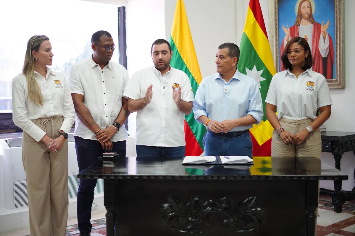 Dumek Turbay, junto a Yamil Arana, firmanco alianza para la actualización del POT Distrital. // Foto: cortesía