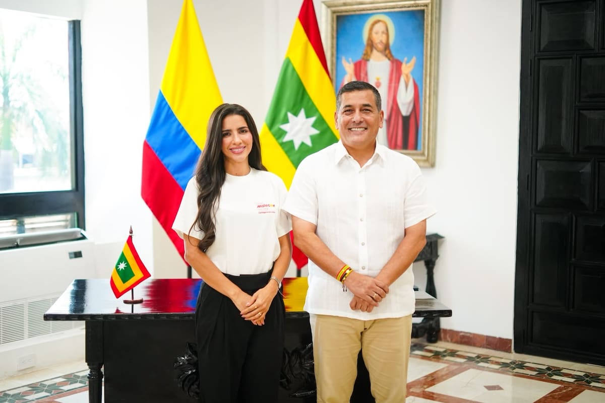 Dumek Turbay posesiona a Angélica Hernández como gerente del Gran Malecón del Mar