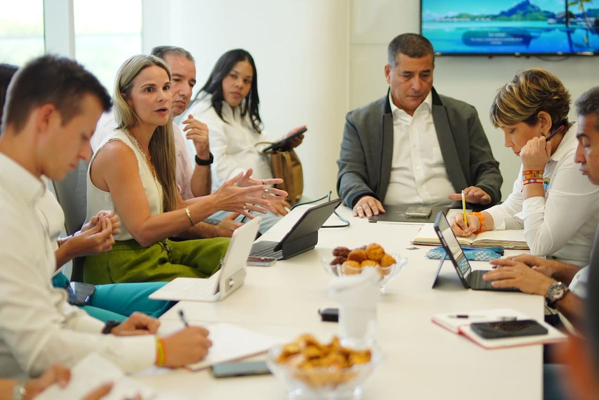 En esta reunión junto con Surtigas y Promigas, se definió que en los próximos 30 días se realizará el levantamiento técnico y caracterización social de las viviendas beneficiadas. // Cortesía: Alcaldía de Cartagena.