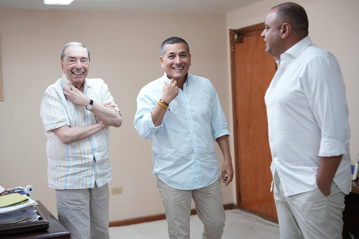 Alcalde Dumek Turbay anuncia obras para el estadio Jaime Morón y recibir a Junior de Barranquilla. / Foto: cortesía - Alcaldía de Cartagena.