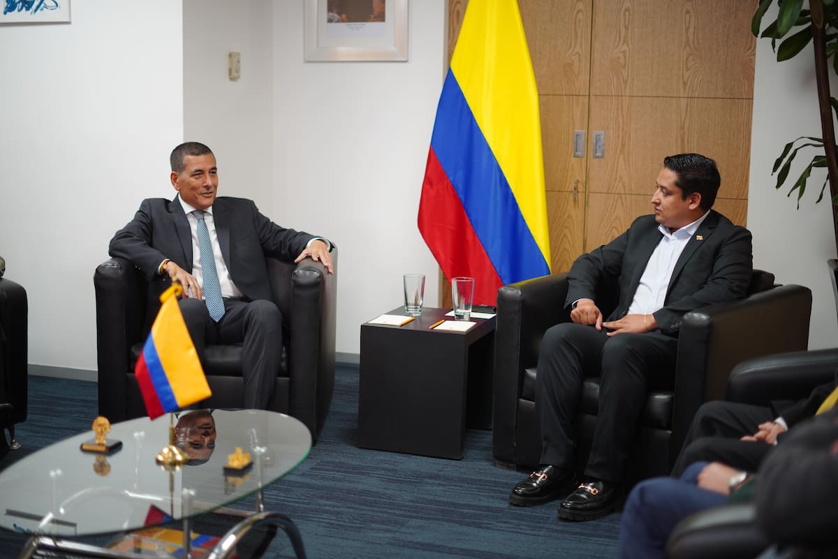Alcalde Dumek Turbay junto al cónsul general de Colombia en México, Andrés Hernández. // Foto: cortesía