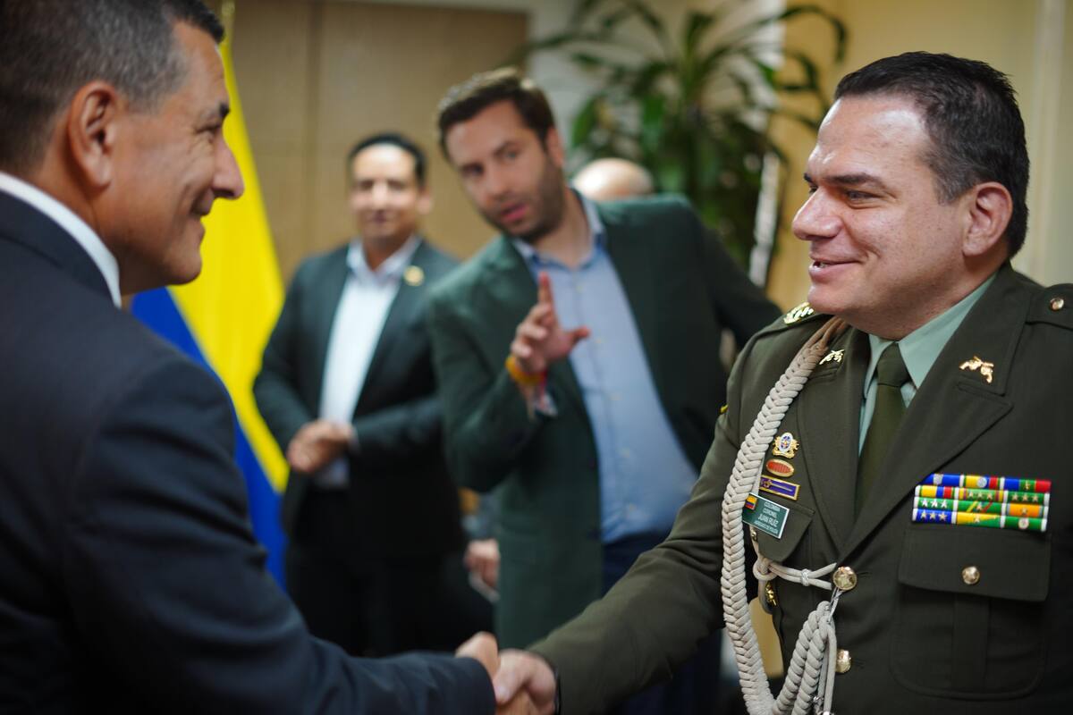 Alcalde de Cartagena, Dumek Turbay y el coronel Juan Pablo Rodríguez, agregado militar de la Embajada de Colombia en México. // Foto: cortesía