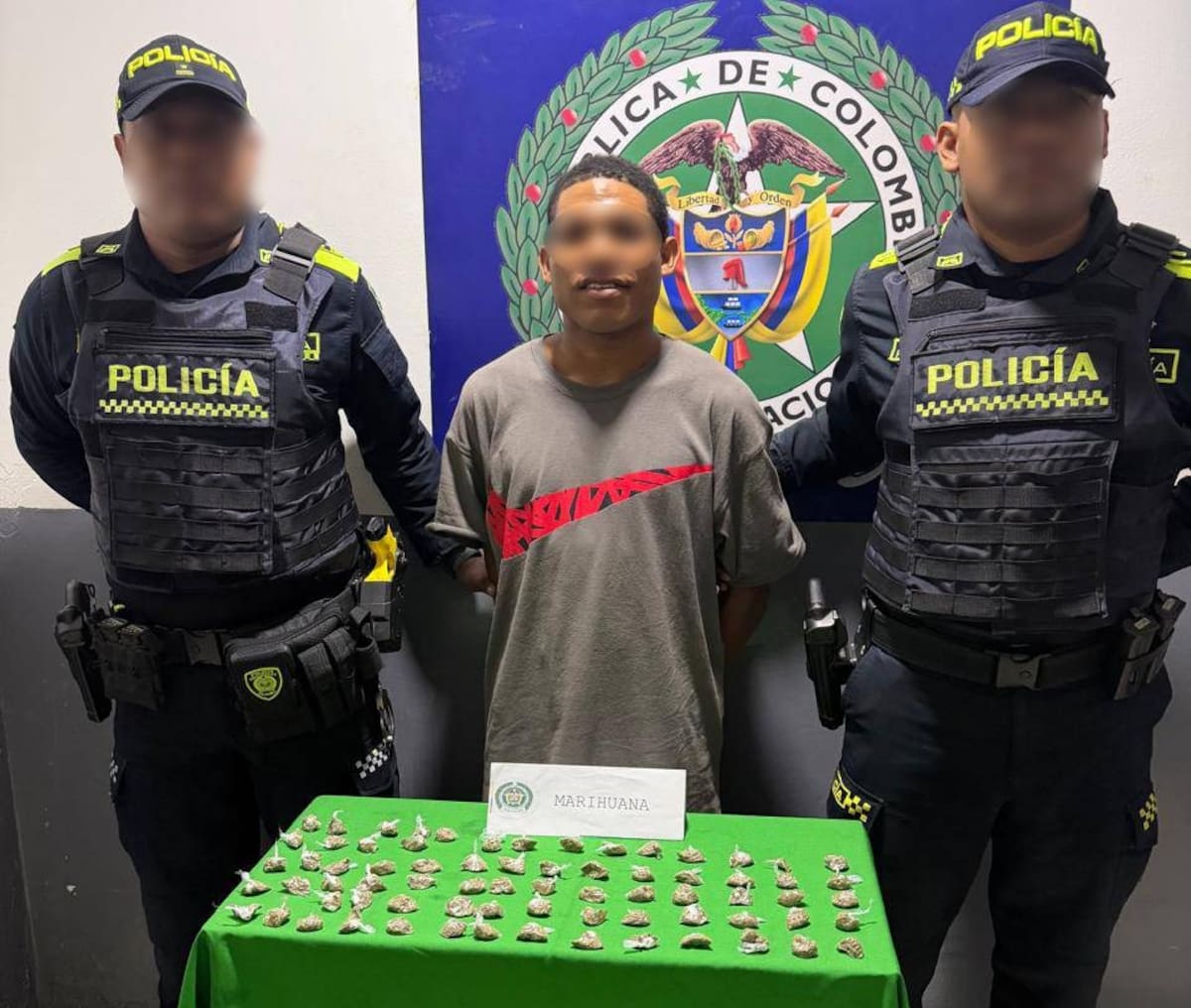 Duro golpe al delito en Cartagena: incautan armas y casi 2.000 dosis de droga. // Foto: Policía Metropolitana de Cartagena