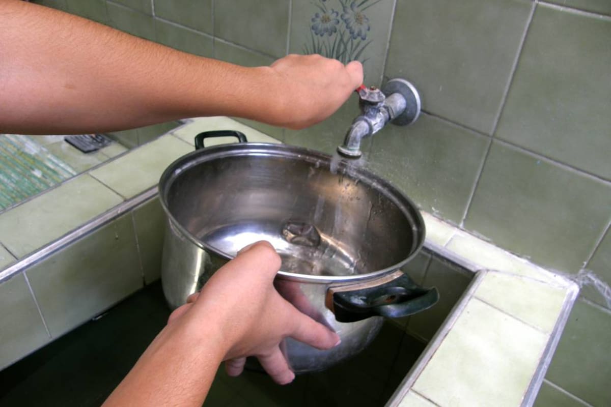 ¿Por qué se está yendo el agua en algunos barrios de Cartagena? Acuacar explica
