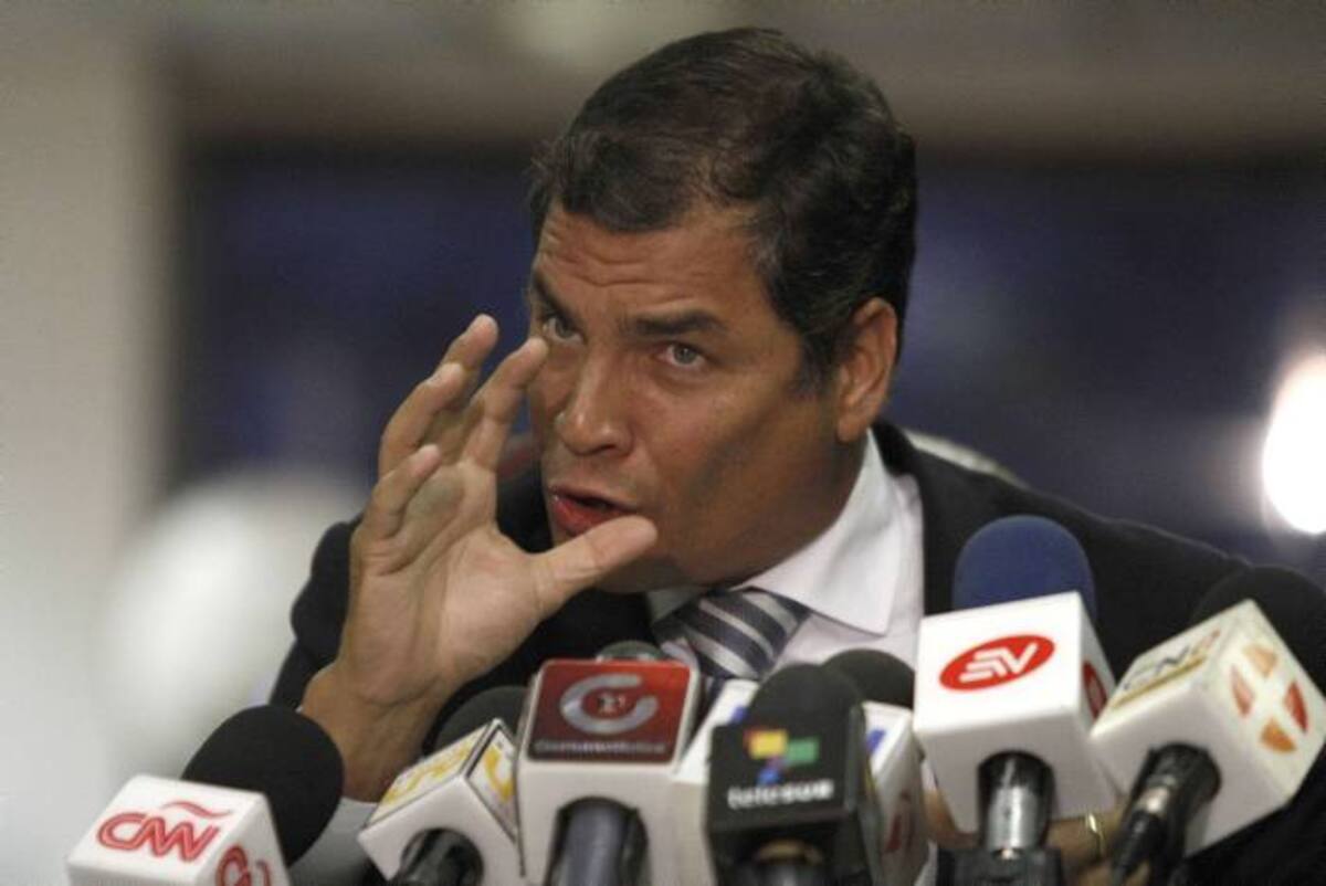Rafael Corre, presidente de Ecuador, criticó el asilo político otorgado por Panamá al director de El Universo, Carlos Pérez AFP