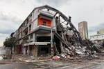 Edificación afectada por terremoto se desplomó en Pereira: habrían dos personas atrapadas