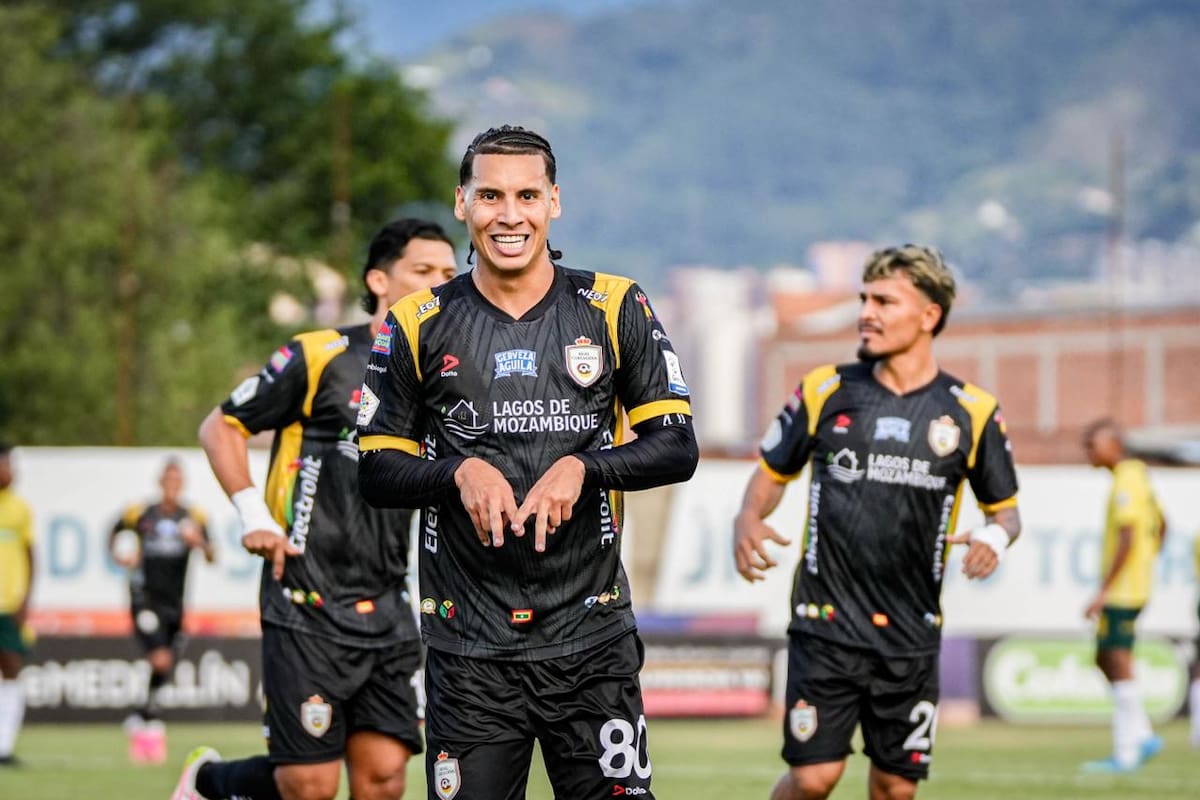 Real Cartagena: Edinson López, de menos a más y pidiendo vía