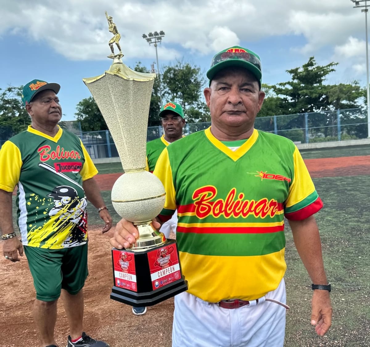 Edinson Domínguez, mánager campeón nacional con el seleccionado sub-10 de béisbol de Bolívar.