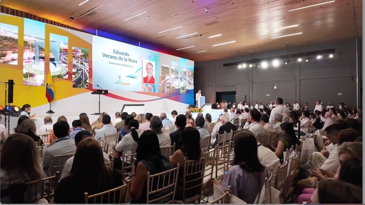 Eduardo Verano, durante la presentación de ‘AtlantIA’, en el Encuentro de la Jurisdicción de lo Contencioso Administrativo que se realizó en el Pabellón de Cristal de Barranquilla.//Cortesía.