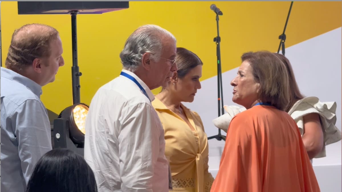 El gobernador del Atlántico, Eduardo Verano, y su equipo de trabajo, junto a la exprocuradora Margarita Cabello Blanco.//Cortesía.