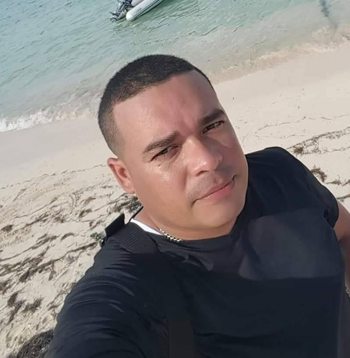 Edwin Núñez, junto a su esposa Ailin Vanessa Paut Racedo y su hijo de un año y medio, se encuentra desaparecido en México.//Cortesía.