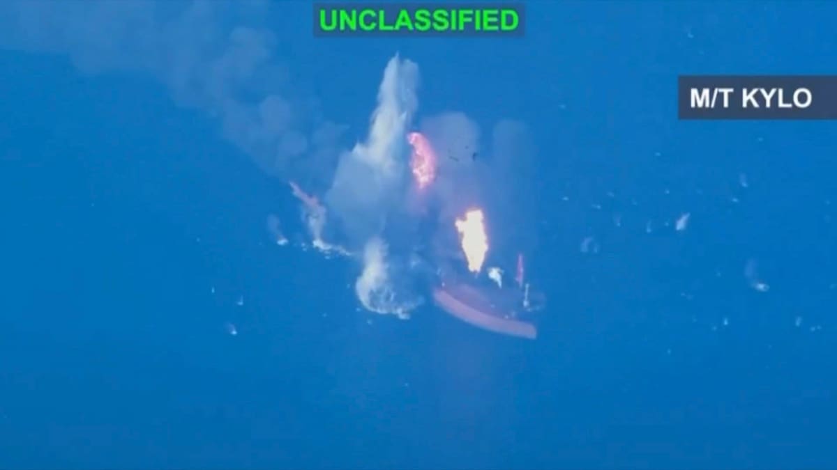 EEUU ataca tres petroleros iraníes tras un ataque contra buques de guerra estadounidenses. // Foto: EFE/ Centcom ***SOLO USO EDITORIAL/SOLO DISPONIBLE PARA ILUSTRAR LA NOTICIA QUE ACOMPAÑA (CRÉDITO OBLIGATORIO)***