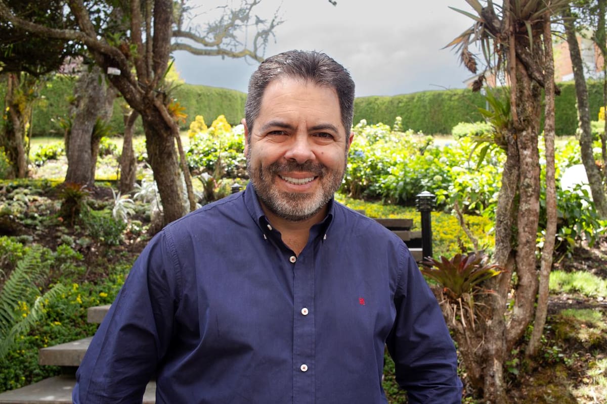 El psicólogo e investigador Efrén Martínez impulsa “Conectarse a la Vida'. //Foto: Cortesía.