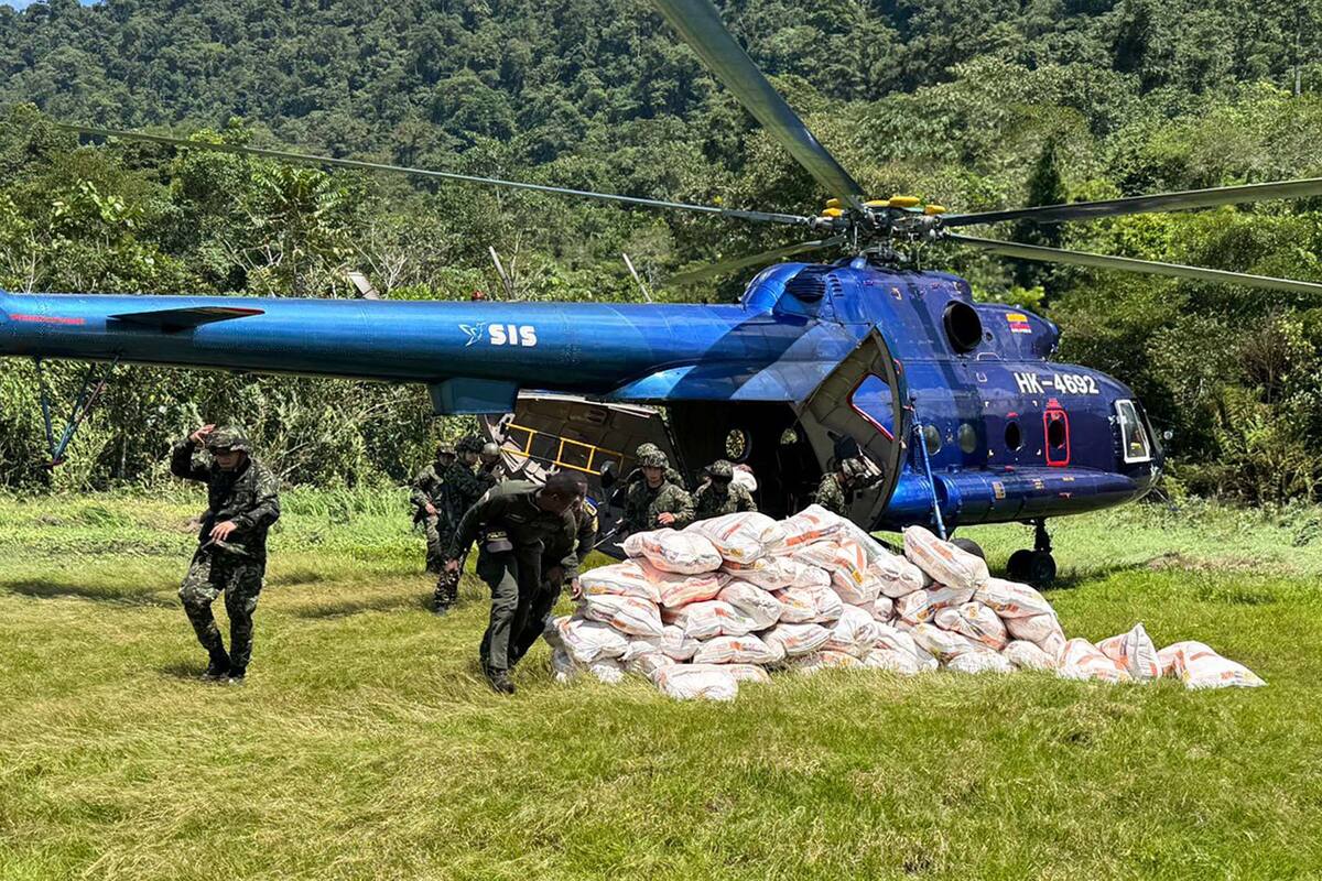 Ejército colombiano lleva ayuda humanitaria a Chocó tras inundaciones