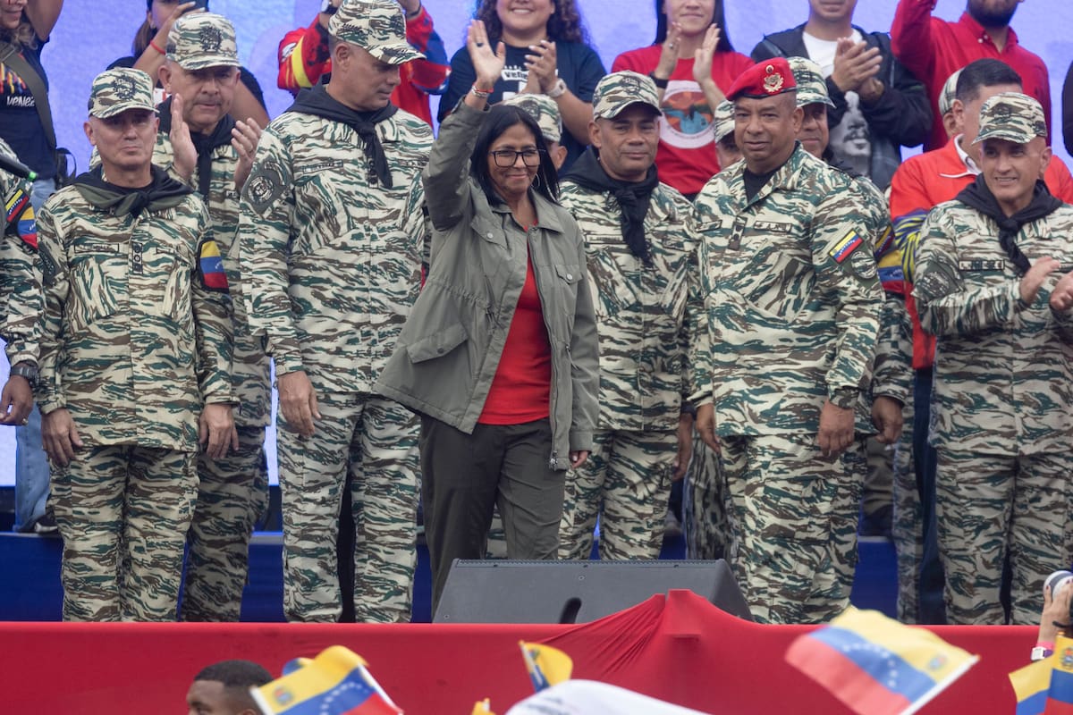 Militares venezolanos envían contundente mensaje a Delcy Rodríguez