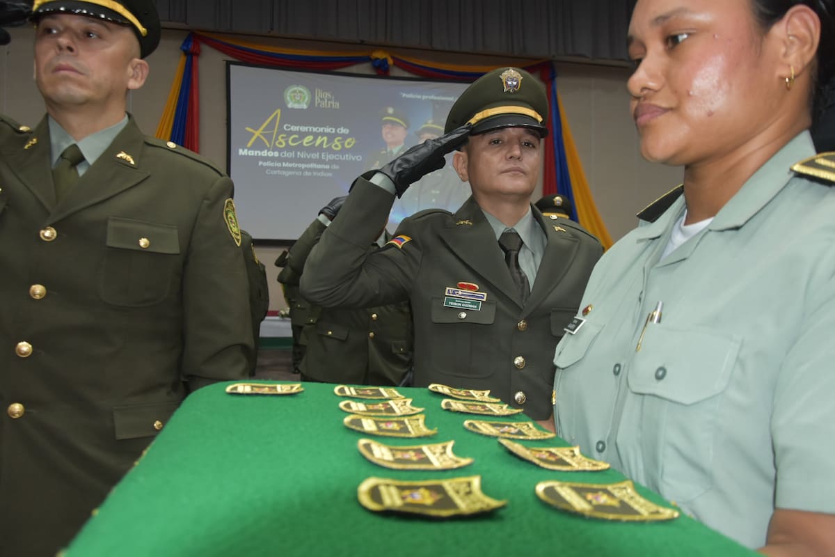Ceremonia policial en Cartagena reconoció a 368 uniformados y honró a sus fallecidos