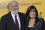 Hijo de Rob Reiner pide herencia tras asesinar a sus padres, para pagar su defensa legal
