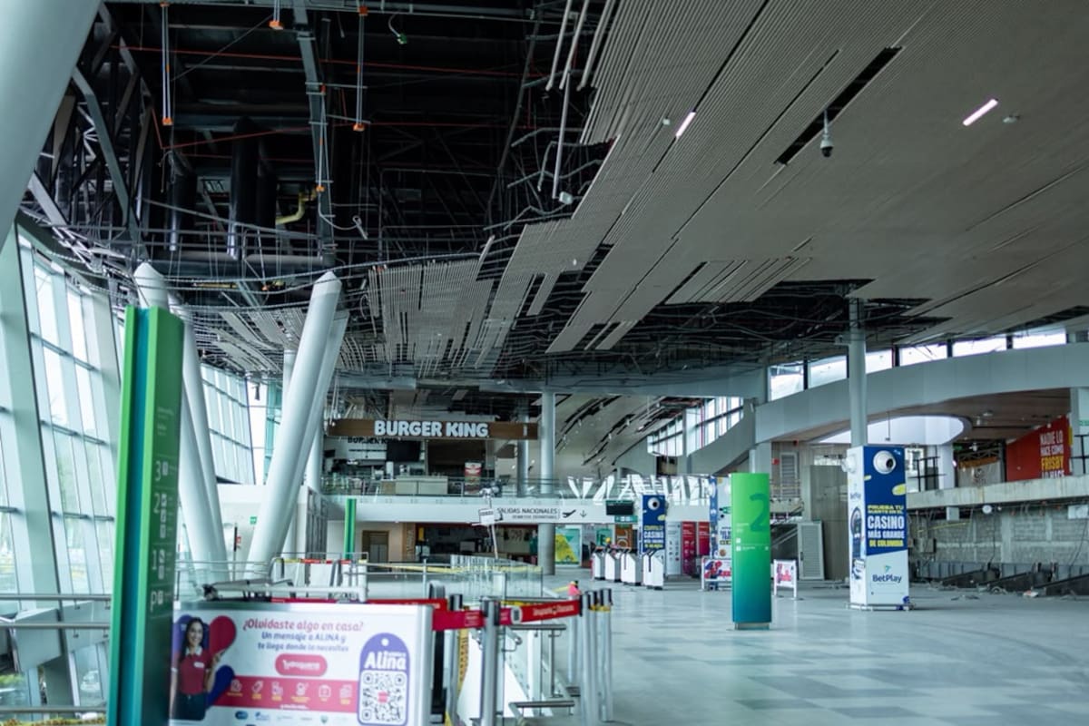 Fotografía que muestra el interior del aeropuerto Internacional Matecaña en Pereira. El aeropuerto Matecaña reanudó sus operaciones aéreas nacionales e internacionales. // Foto: EFE/ Jhonier Stiven.