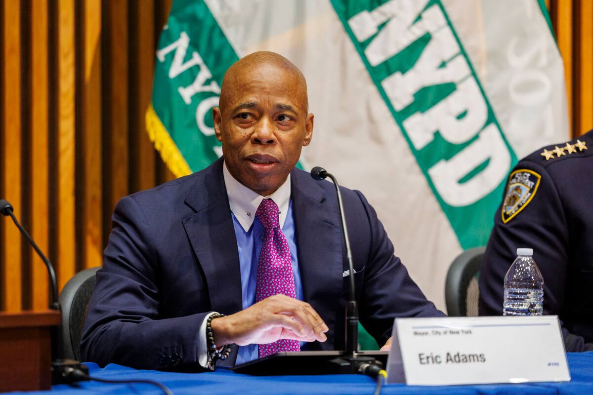 Fotografía de archivo del alcalde de la ciudad de Nueva York, Eric Adams, durante una conferencia de prensa, el 3 de enero de 2024. EFE/EPA/Sarah Yenesel