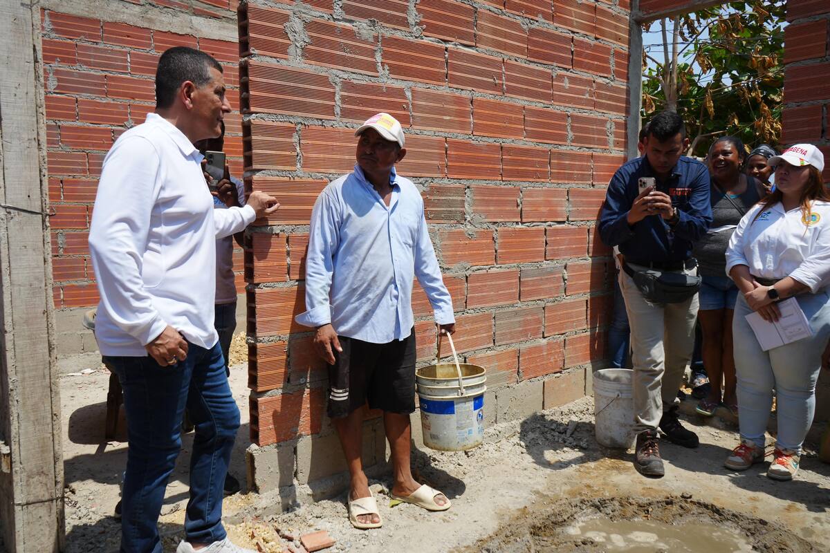 El alcalde Dumek Turbay recorre las calles de Olaya Herrera, escuchando a la comunidad y supervisando la jornada de atención integral.