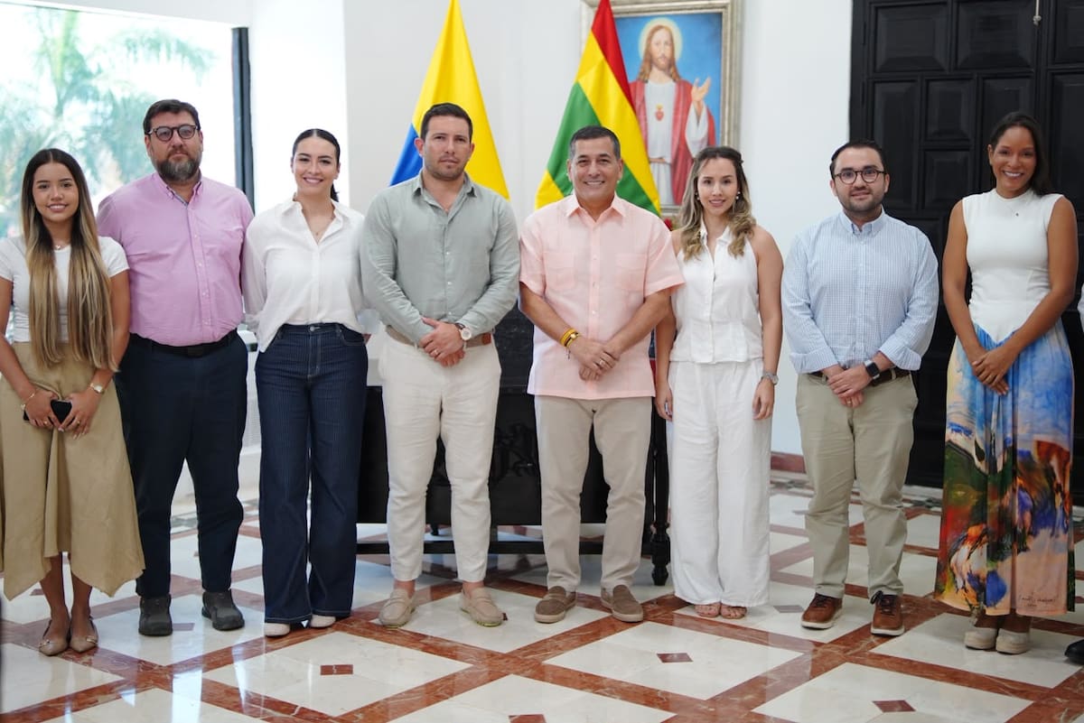 El alcalde Dumek Turbay se reunió con representantes de OXXO Colombia. // Foto: cortesía de la Alcaldía de Cartagena.
