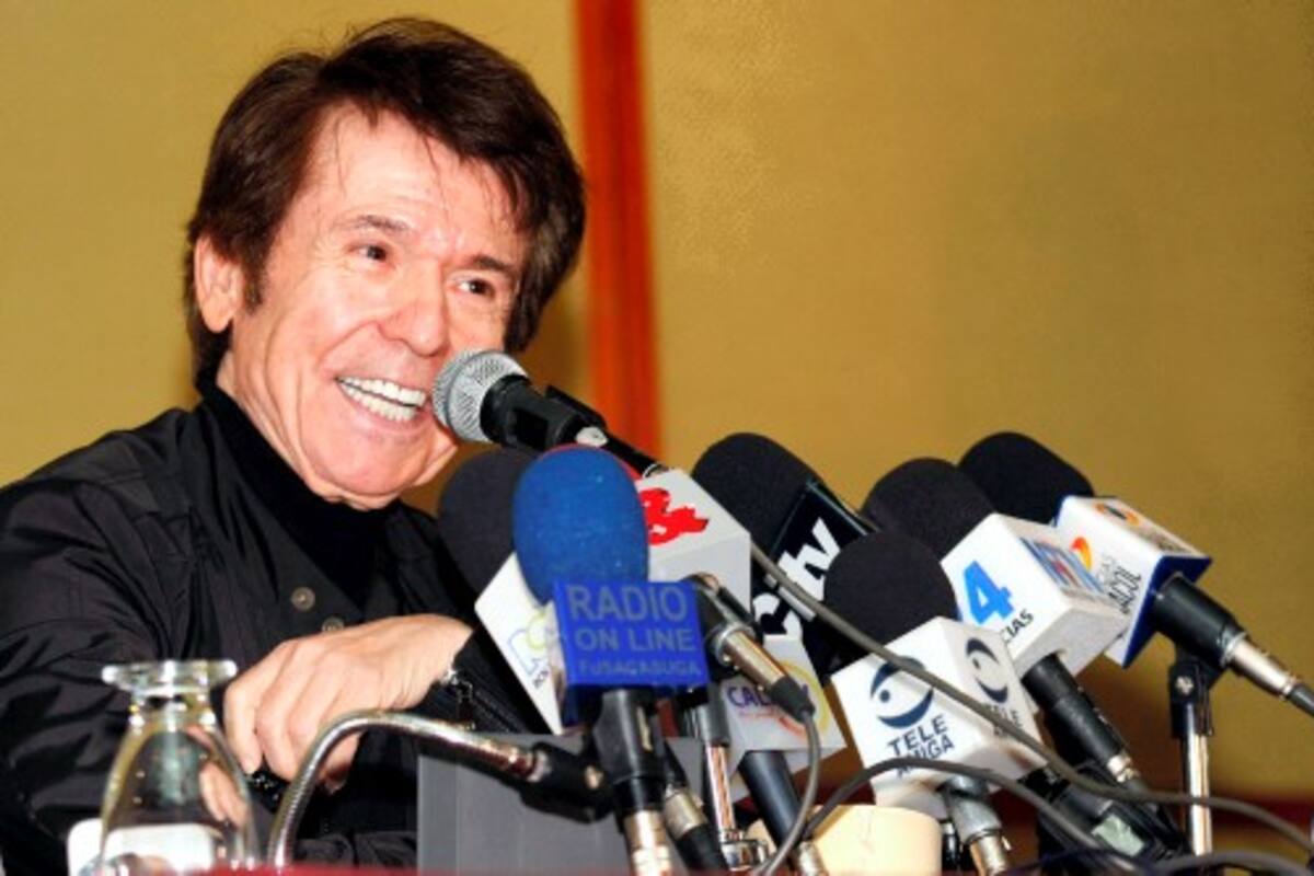 Raphael es dado de alta tras 10 días hospitalizado; así está su salud