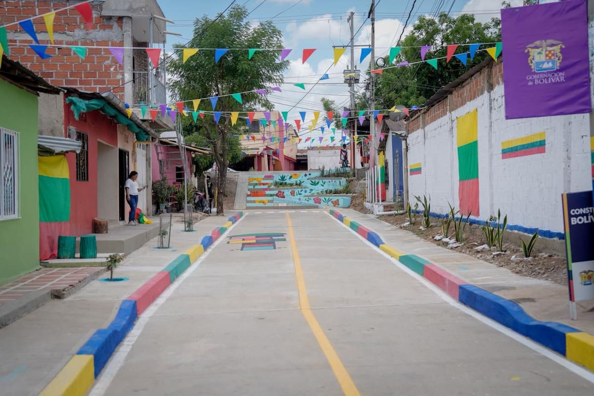 Anunciaron inversión de más de $10 mil millones para nuevas pavimentaciones en El Carmen de Bolívar. // Foto: Cortesía - Gobernación de Bolívar.