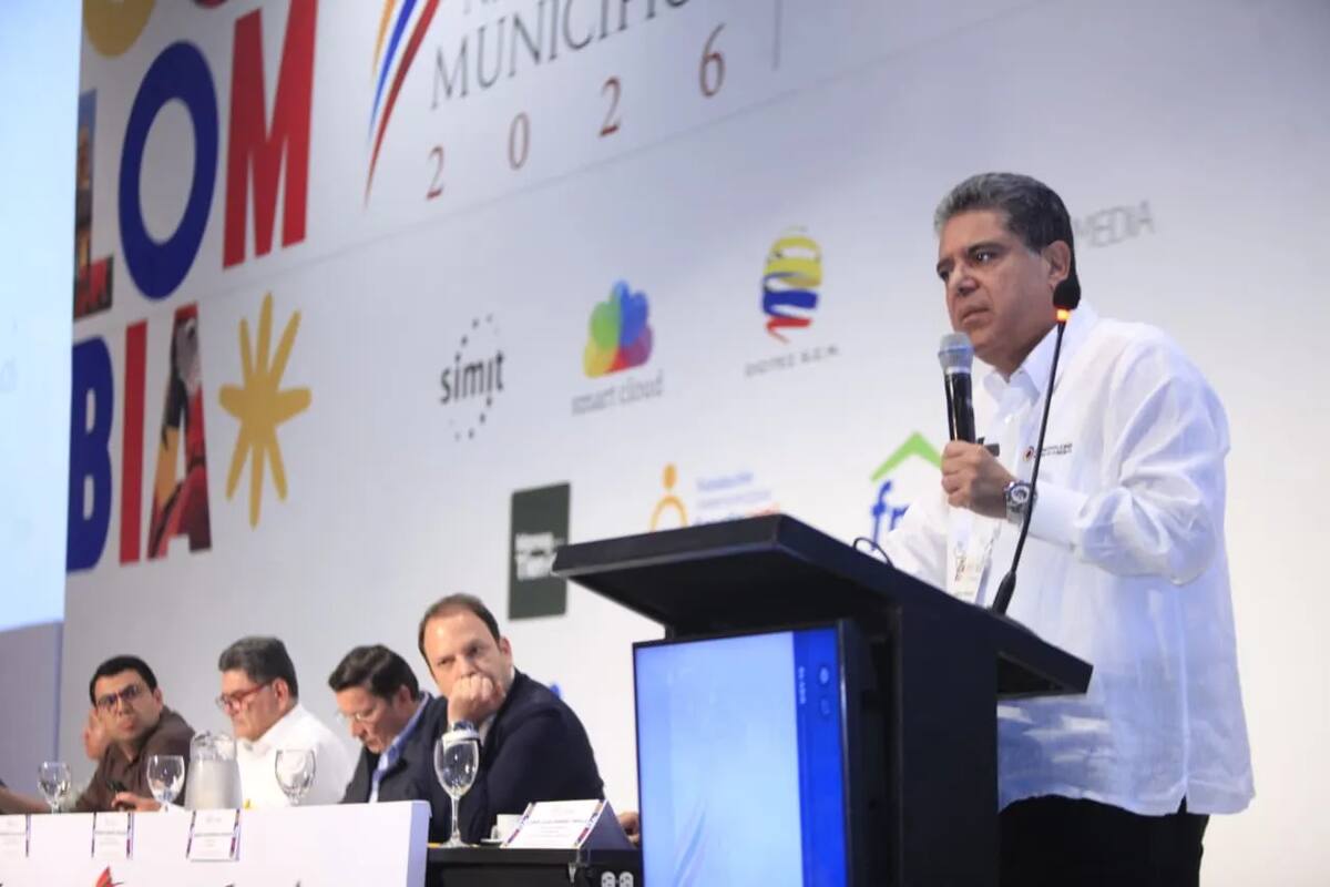“Invito al presidente Petro a que hablemos en una mesa fiscal”: Contraloría