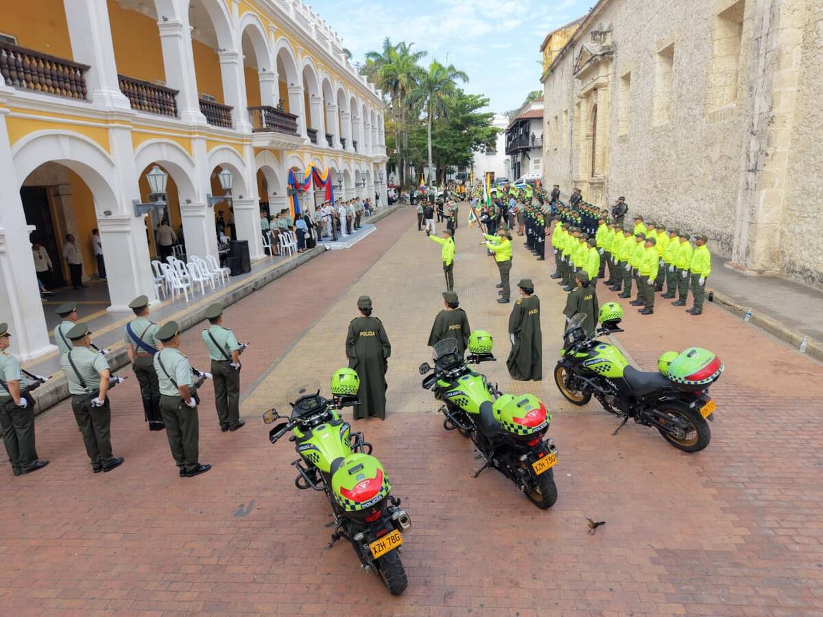 El coronel Diego Pinzón Poveda asumió el mando del Departamento de Policía Bolívar .