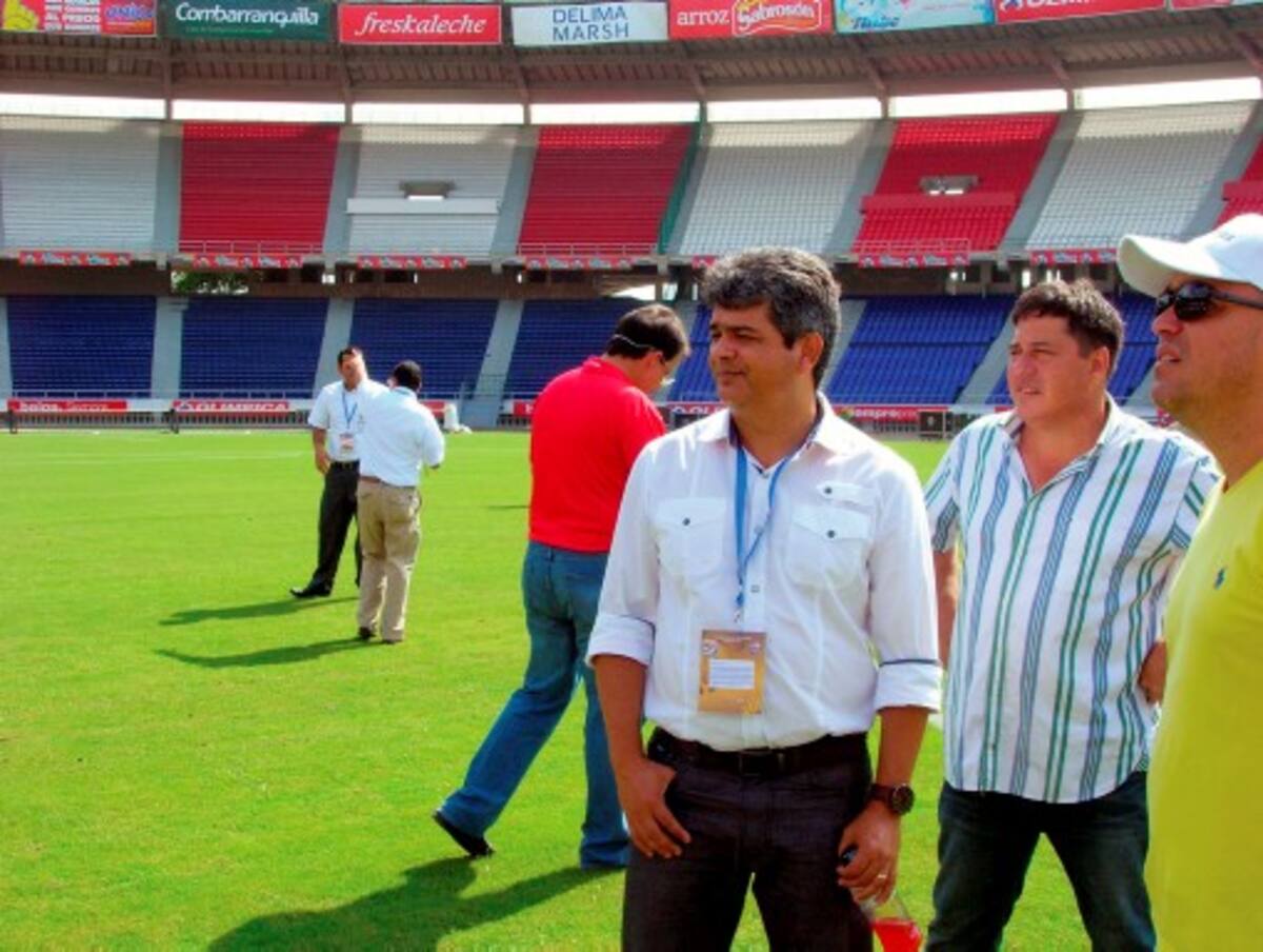 El director Técnico de la Selección de Fútbol de Brasil, Ney Franco, estuvo este viernes en Colombia para conocer el estadio Roberto Meléndez en Barranquilla. COLPRENSA