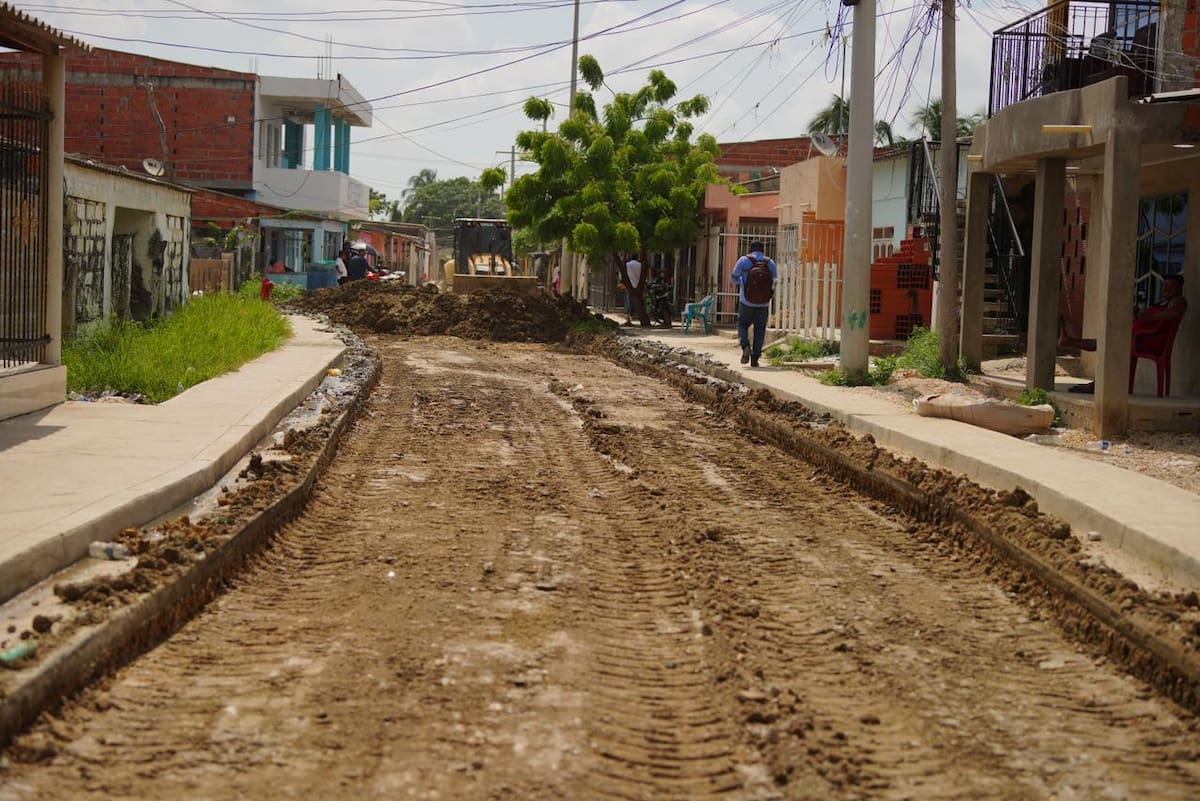 El Distrito de Cartagena ya empezó trabajos en una de las vías de Santa Ana (Barú). // Cortesía Alcaldía