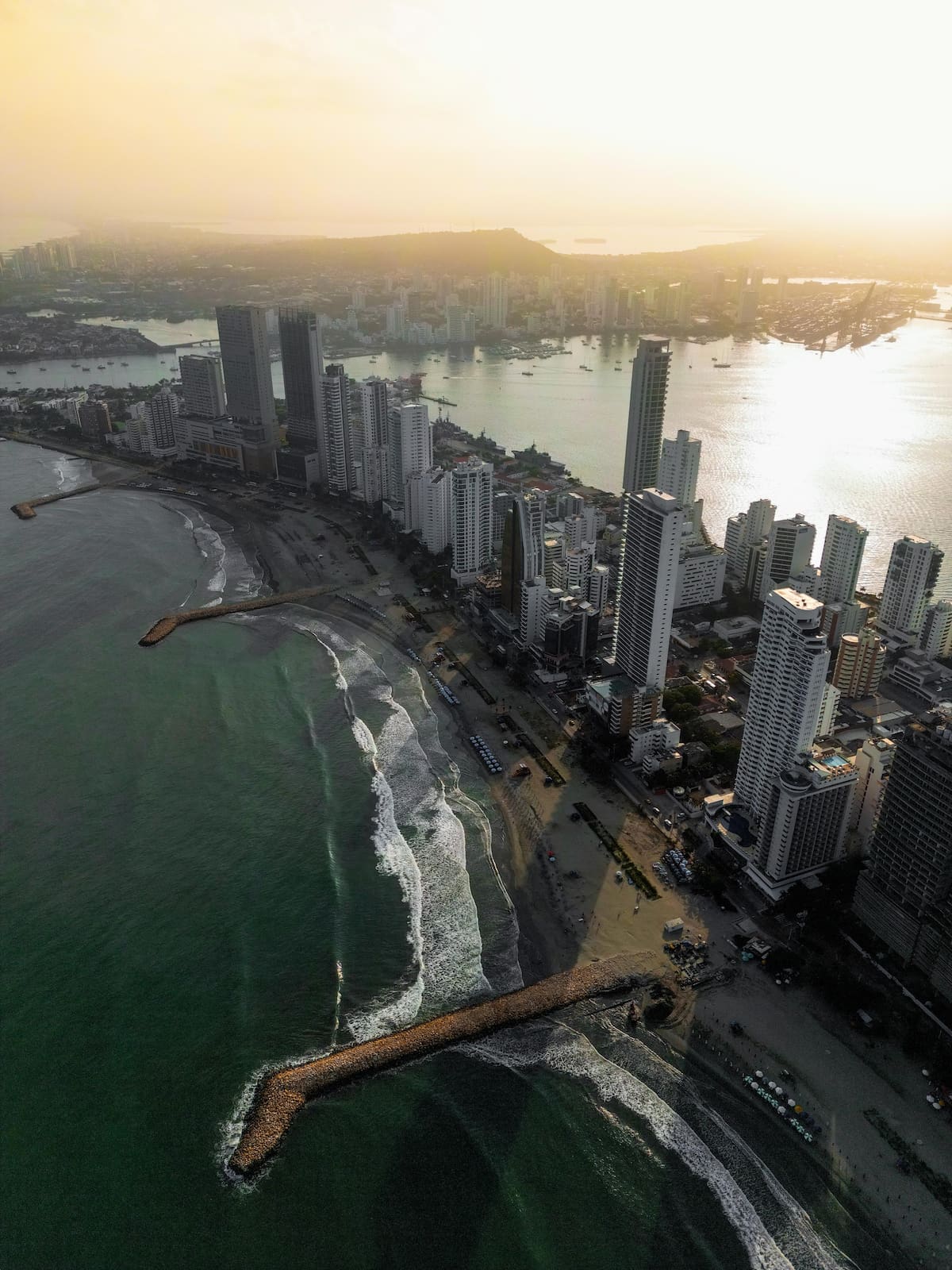 El Distrito proyecta dos carriles adicionales en la avenida Primera para mejorar la movilidad hacia Bocagrande, Castillogrande y El Laguito. // Cortesía - Alcaldía de Cartagena