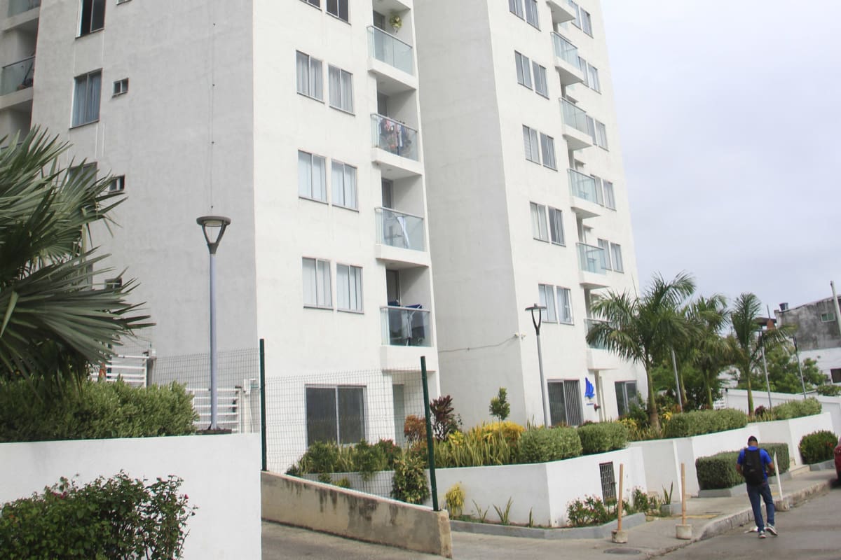 Residentes de edificio en Cartagena reclaman por servicios públicos: constructora responde
