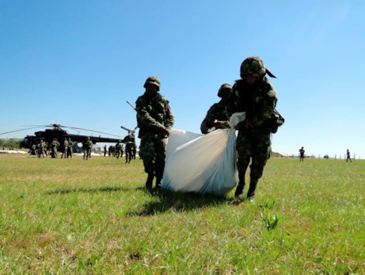 El Ejército reportó este sábado que fueron hallados 4 cuerpos más de guerrilleros dados de baja en los operativos en Meta y Guaviare contra el frente 43 de las Farc. En total son 22 los subversivos abatidos.