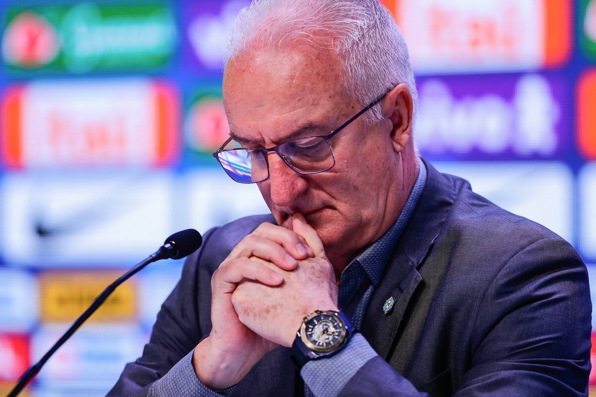 El seleccionador brasileño, Dorival Júnior, habla durante una rueda de prensa este viernes, en Río de Janeiro (Brasil). //EFE