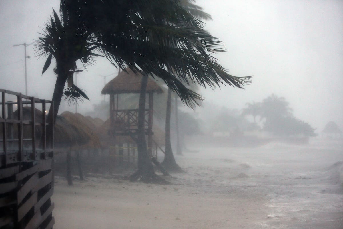 Huracán Helene se fortalece y podría llegar a la categoría 4