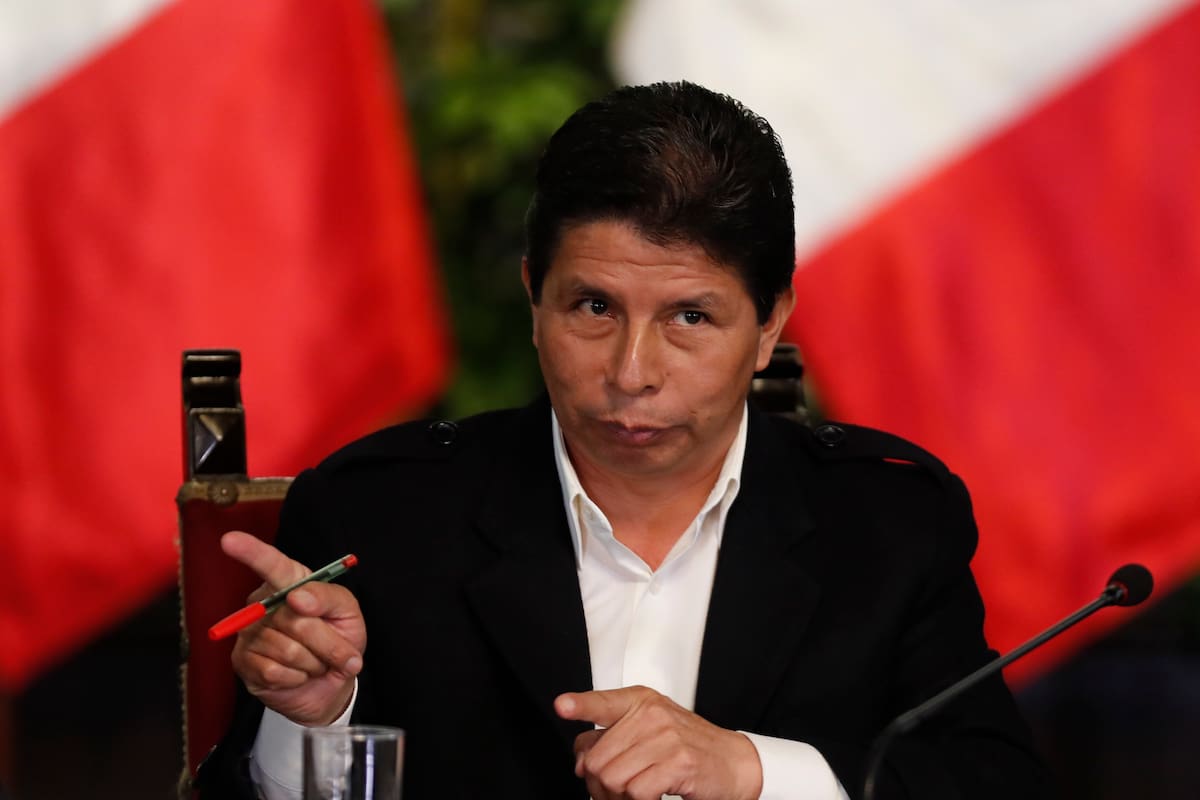 Pedro Castillo pide indulto al nuevo mandatario de Perú