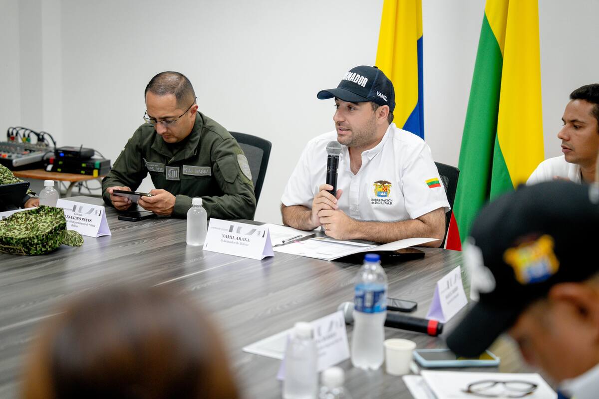 El gobernador Yamil Arana lideró en Magangué un consejo de seguridad y establece controles.// Foto: cortesía.
