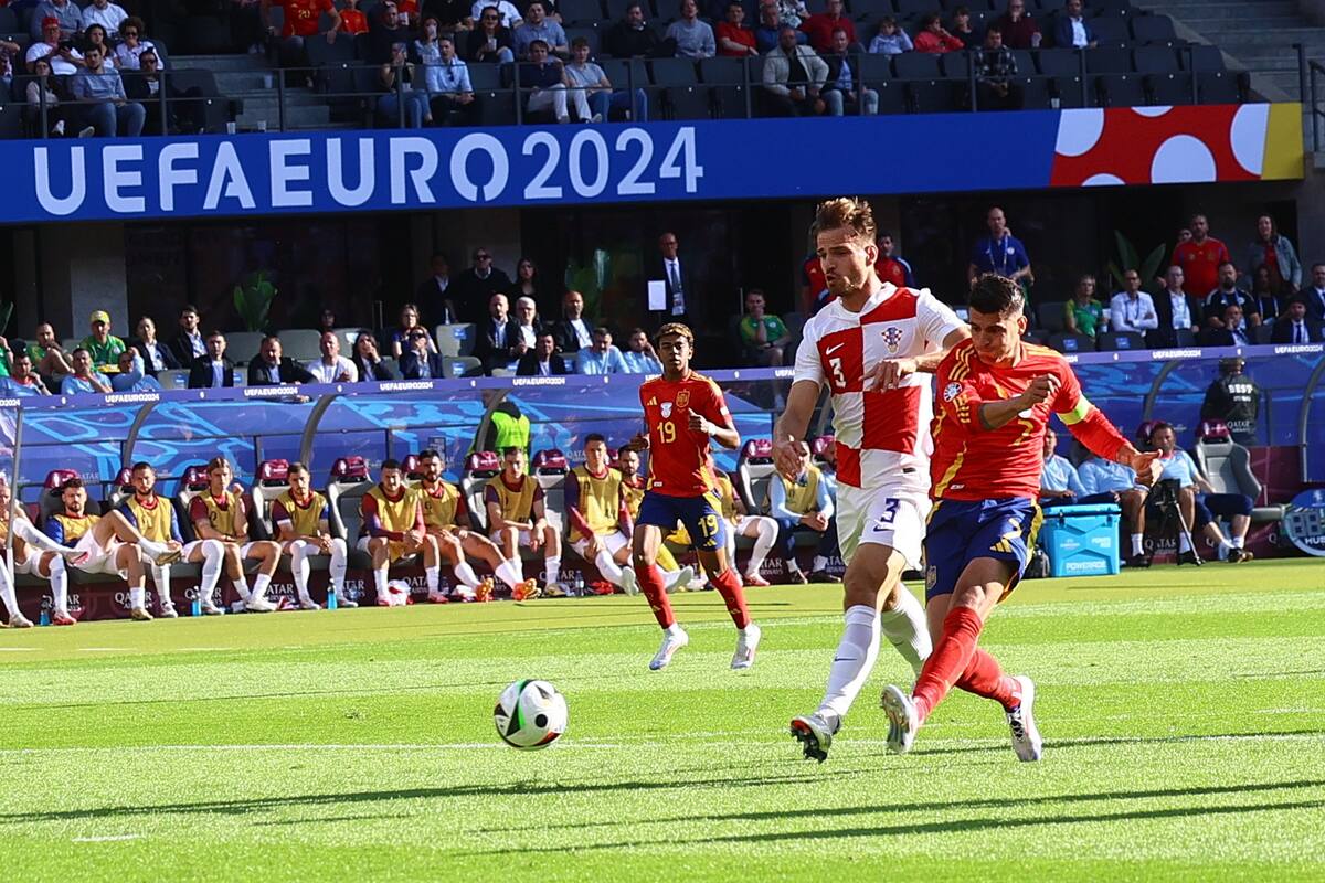 Álvaro Morata (R) de España marca el gol inicial en el partido del grupo B de la UEFA EURO 2024 entre España y Croacia en Berlín, Alemania. //EFE