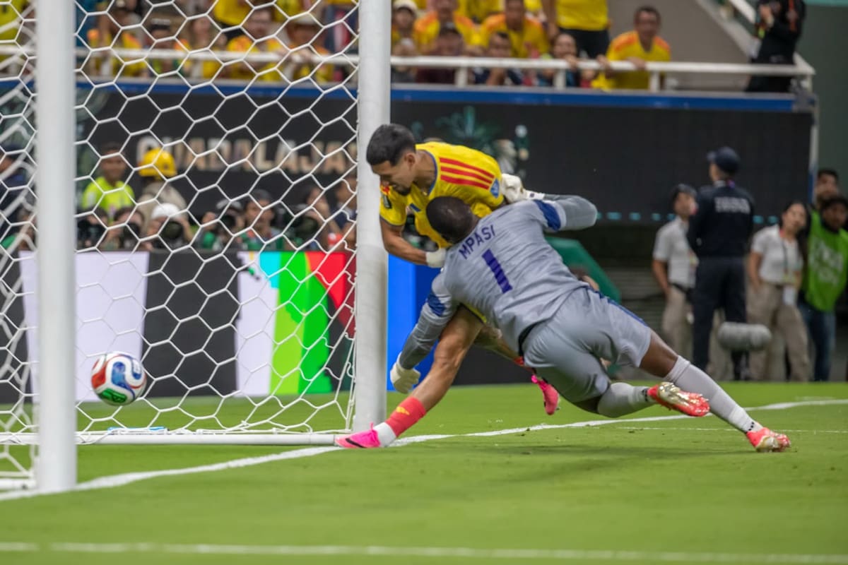 Video: un golazo de Daniel Muñoz le da está dando la victoria a Colombia