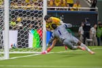 Video: golazo de Daniel Muñoz le da está dando la victoria a Colombia
