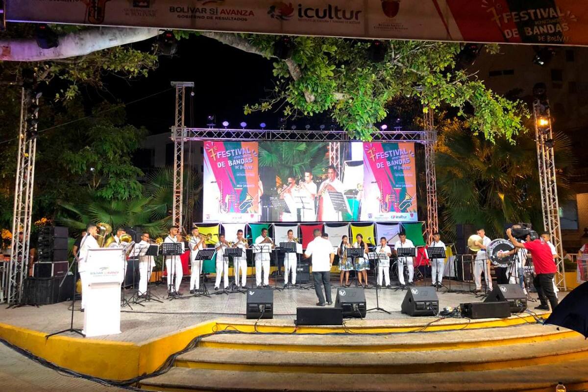 Masiva asistencia en el primer día del Festival de Bandas