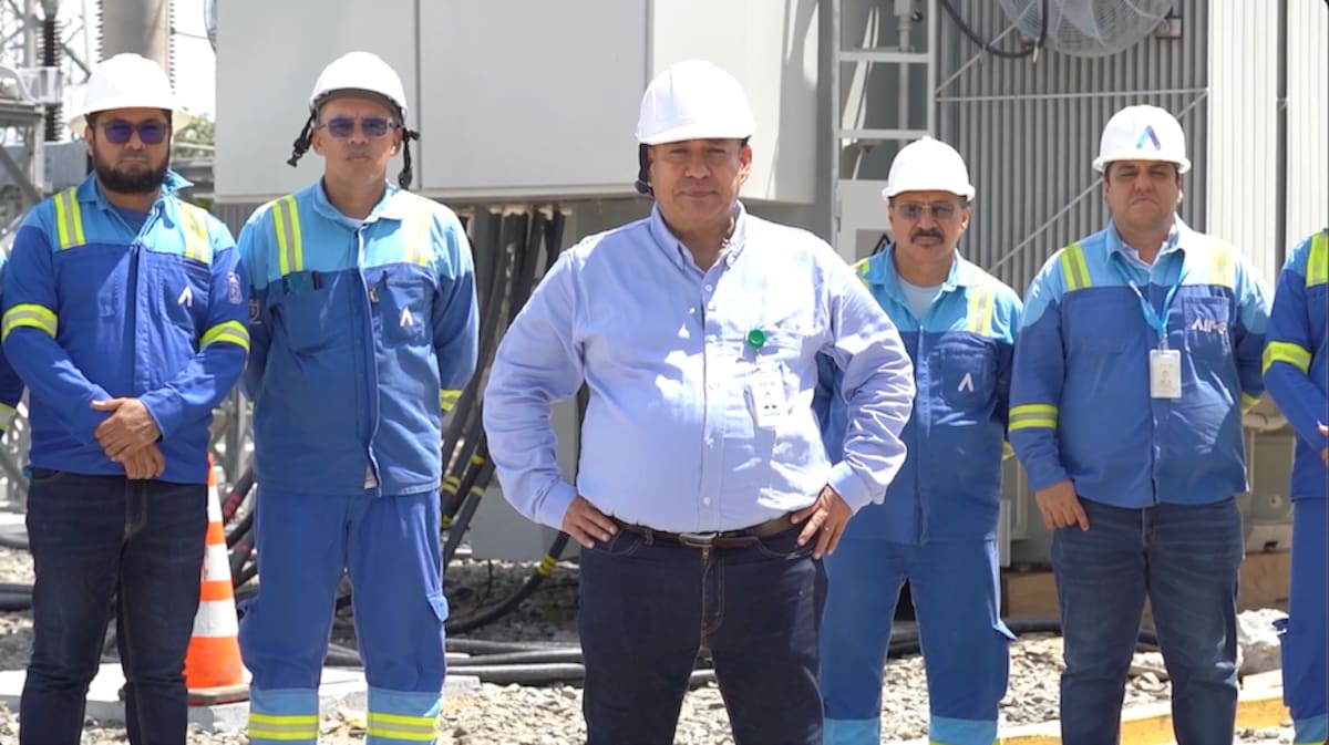 El ingeniero Guillermo Holguín, director de Gestión de Red de Air-e Intervenida, entregó detalles de los trabajos que se realizaron de manera oportuna para poner en servicio un nuevo transformador de potencia en la subestación Libertador.//Cortesía.