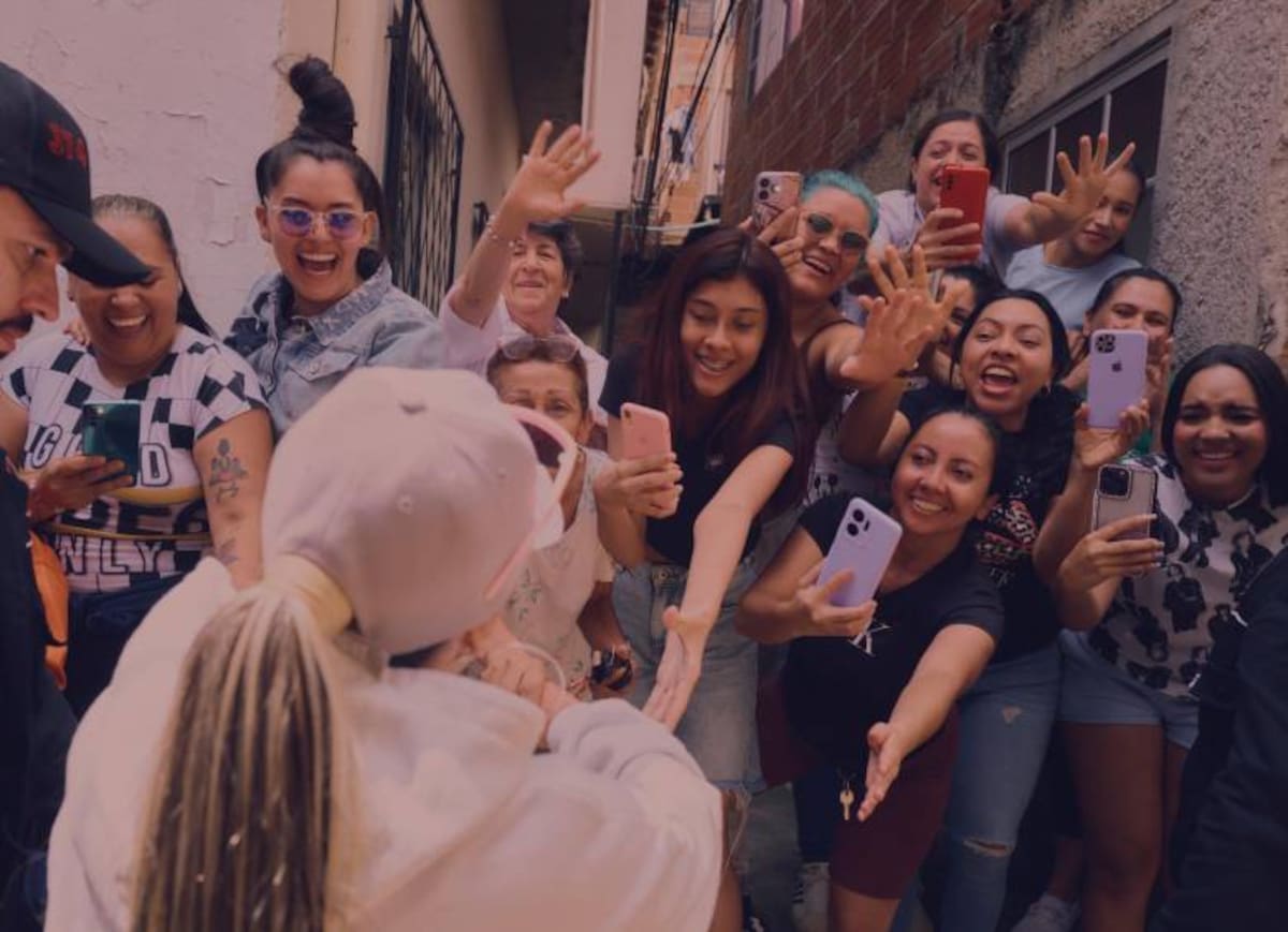 Karol G inspiró a 600 estudiantes en colegio de Medellín. //Foto: tomada de redes sociales.